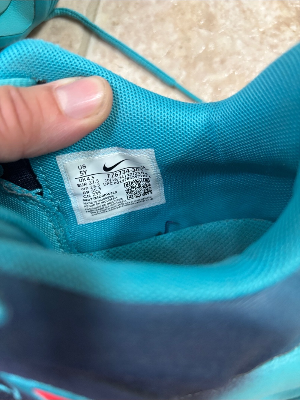 Nike basketball kids shoes size 5Y - Picture 10 of 10